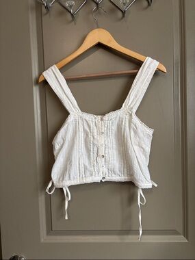 vestique White Button-Front Cropped Tank with Tie Hem